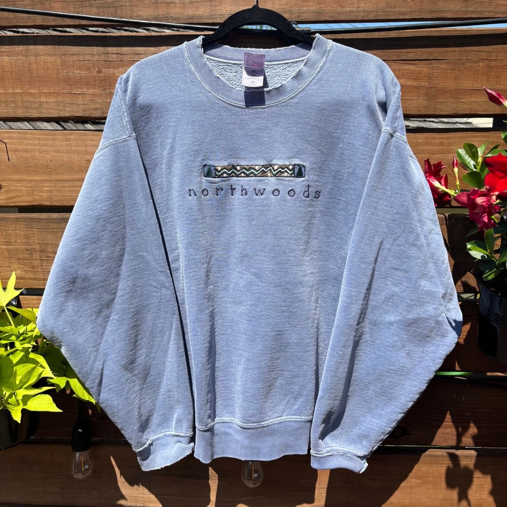 Fruit of the Loom Sweatshirt Mens XL Blue Good Northwoods Embroidered Vintage